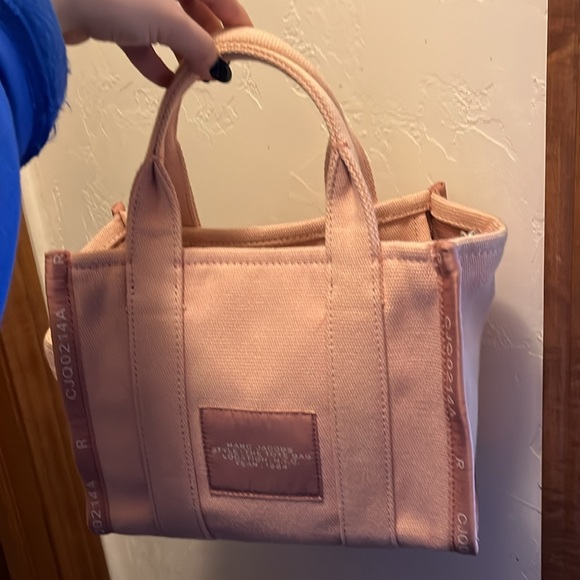 Marc Jacob’s the small pink jacquard tote bag crossbody purse - Picture 2 of 5